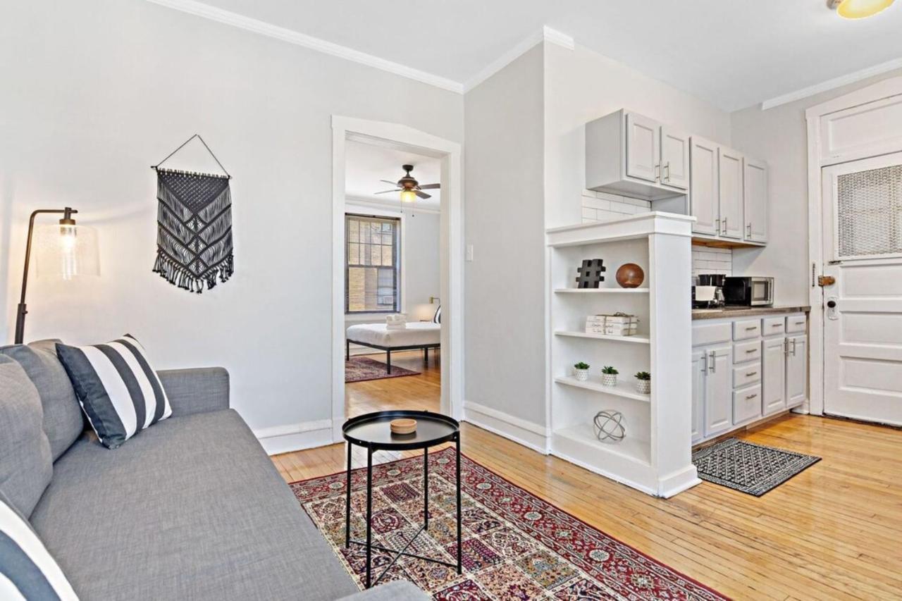 1br Modern Close To Shops & Restaurants - Belmont C6 Chicago