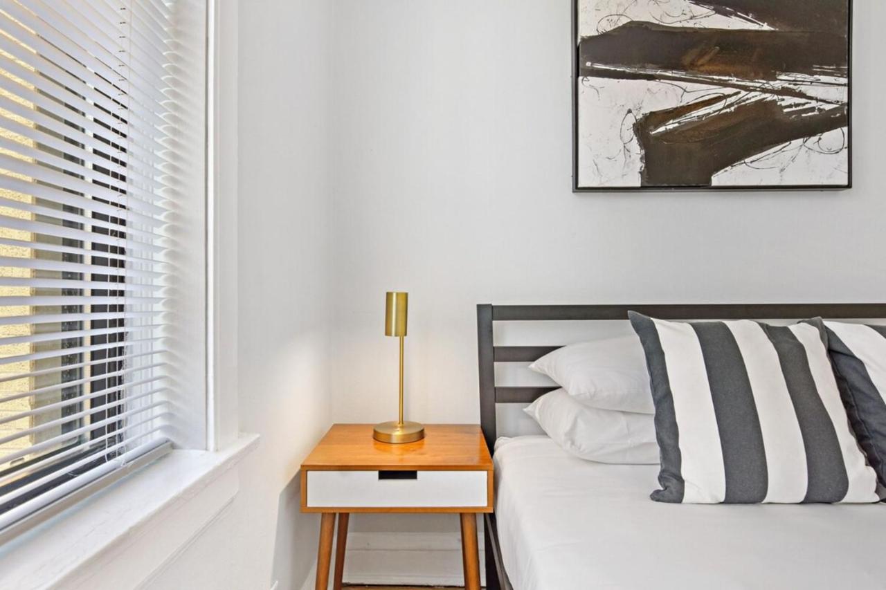 1br Modern Close To Shops & Restaurants - Belmont C6