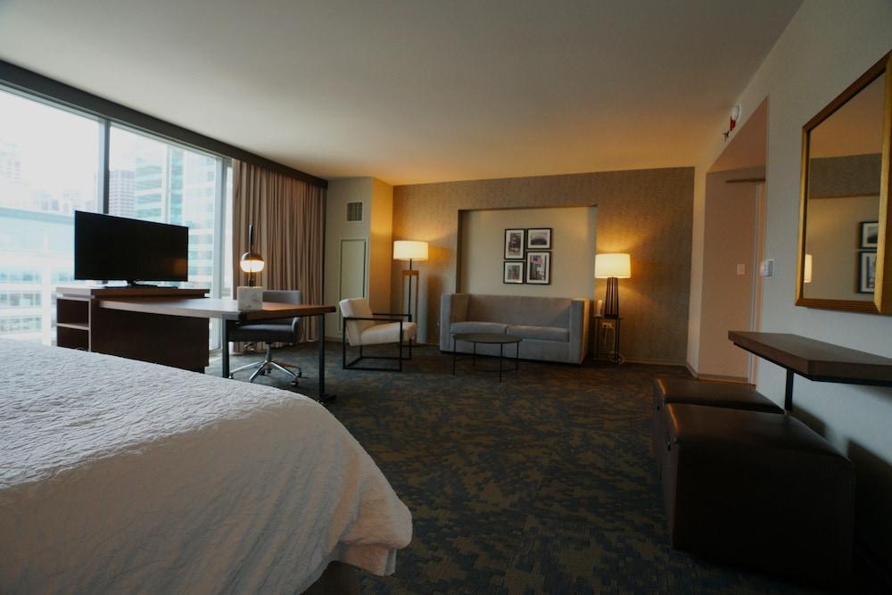 Hampton Inn Chicago West Loop Fulton Market Area Hotel Chicago