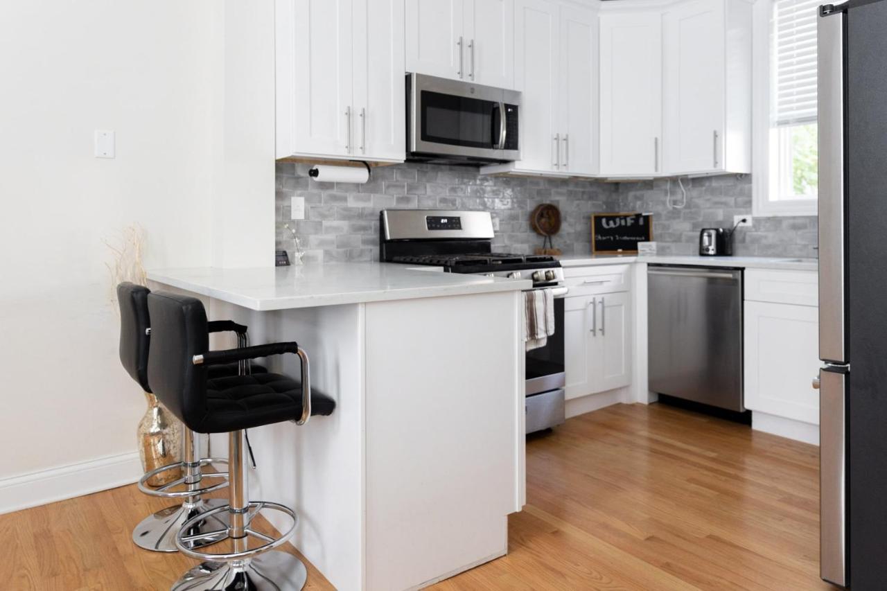 Apartment Frontdesk Updated West Town 2 Bedroom Apt With W&d Chicago