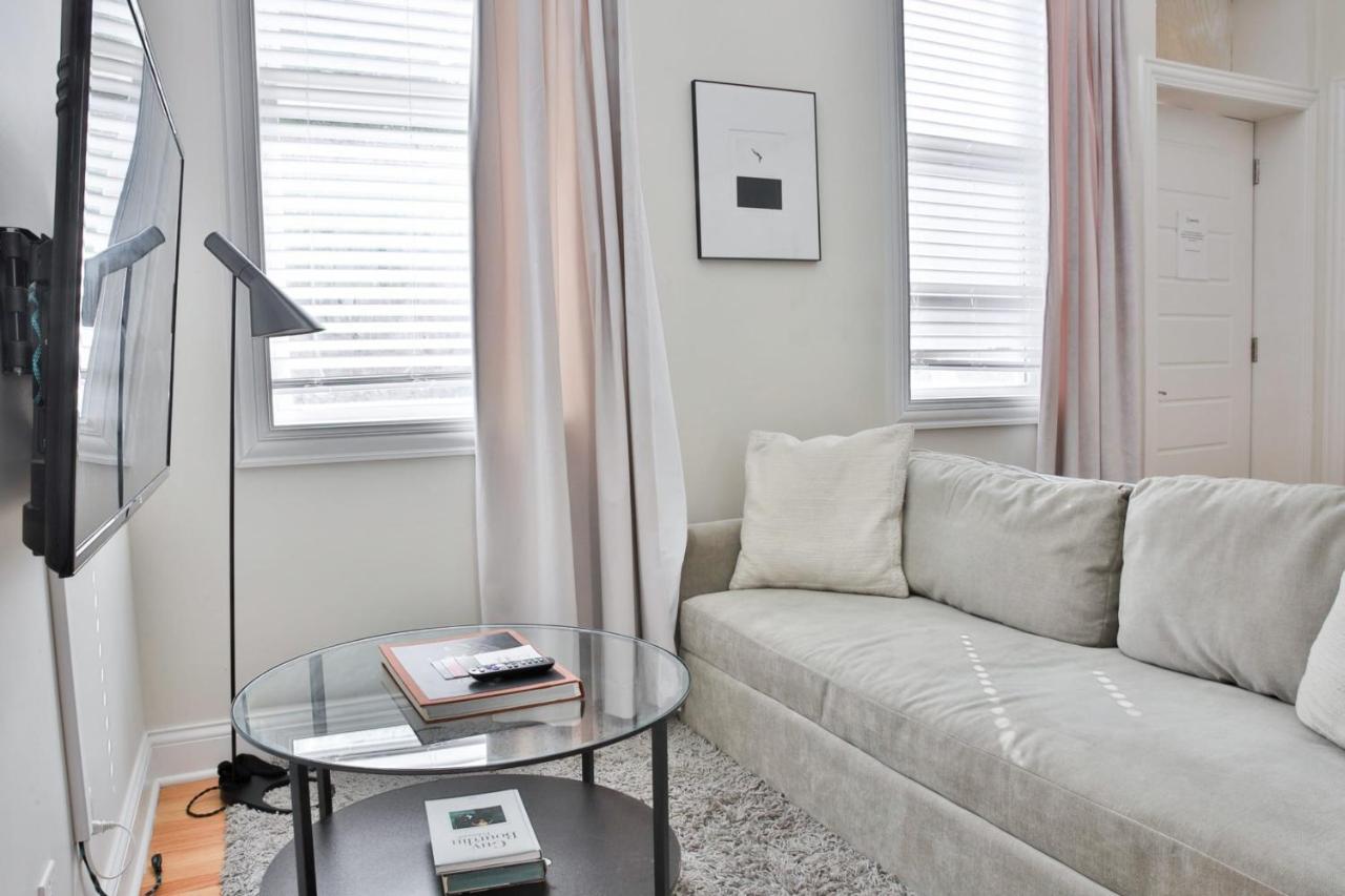 Frontdesk Updated West Town 2 Bedroom Apt With W&d Apartment *