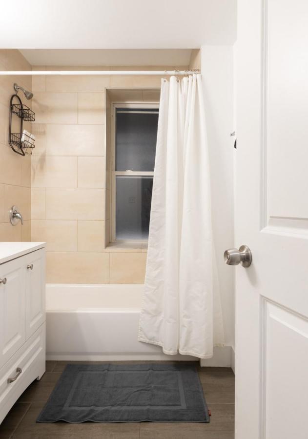 Cozy West Town 2br With Full Kitchen By Zencity Chicago