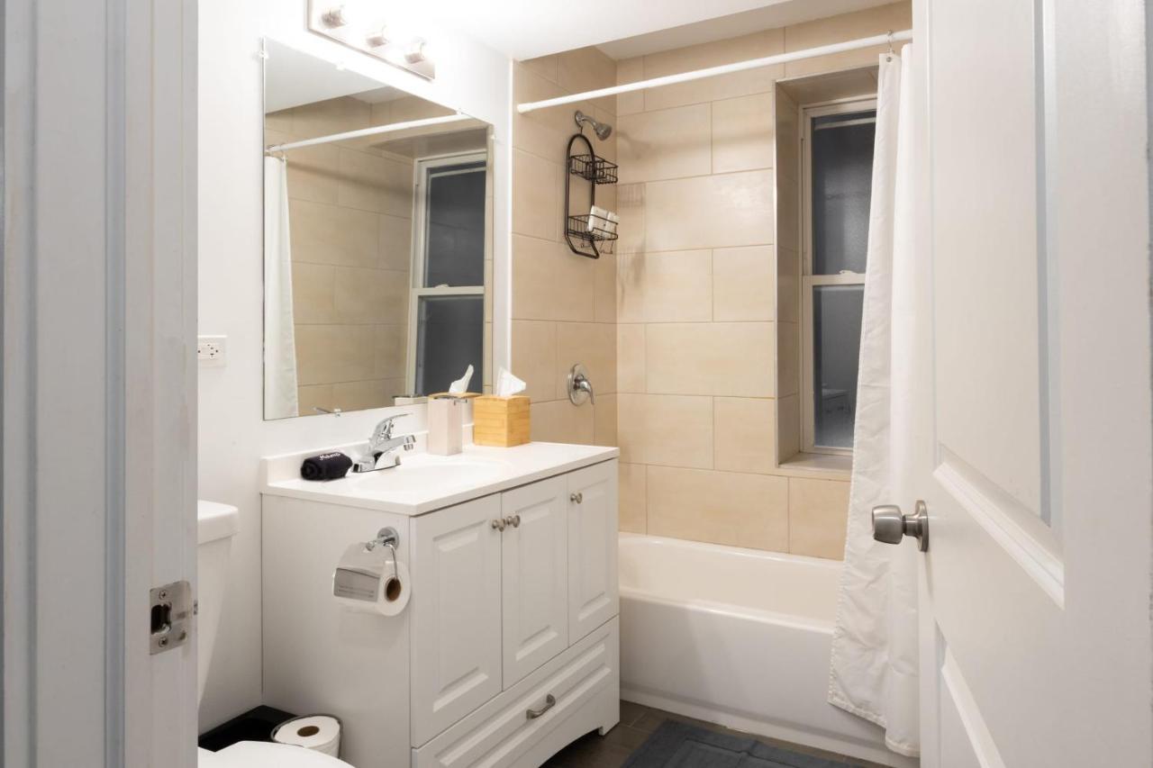 Cozy West Town 2br With Full Kitchen By Zencity * Chicago
