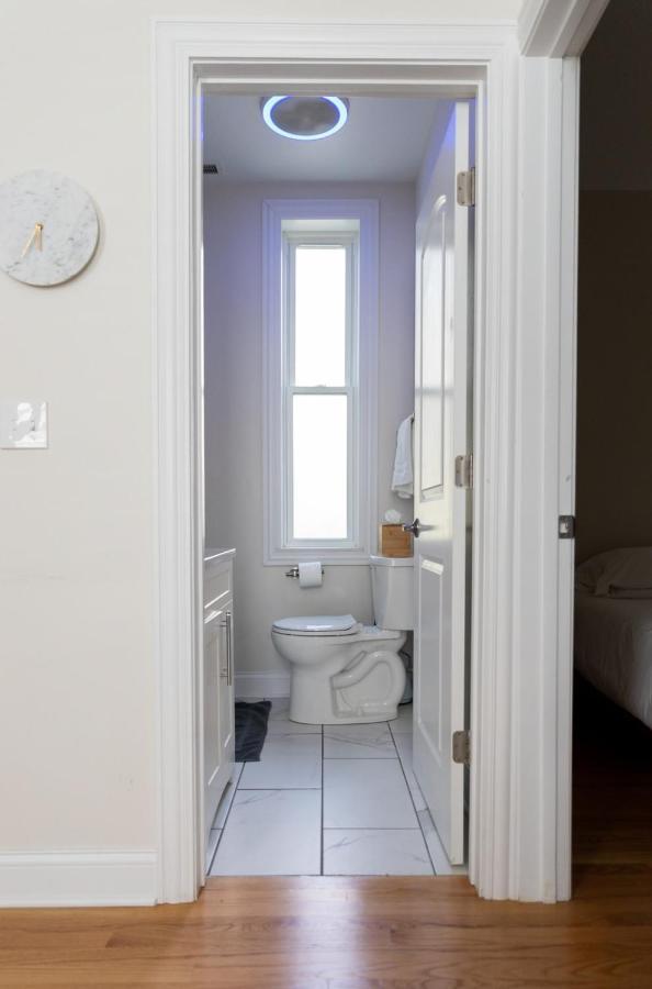 Frontdesk Updated West Town 2 Bedroom Apt With W&d Apartment *