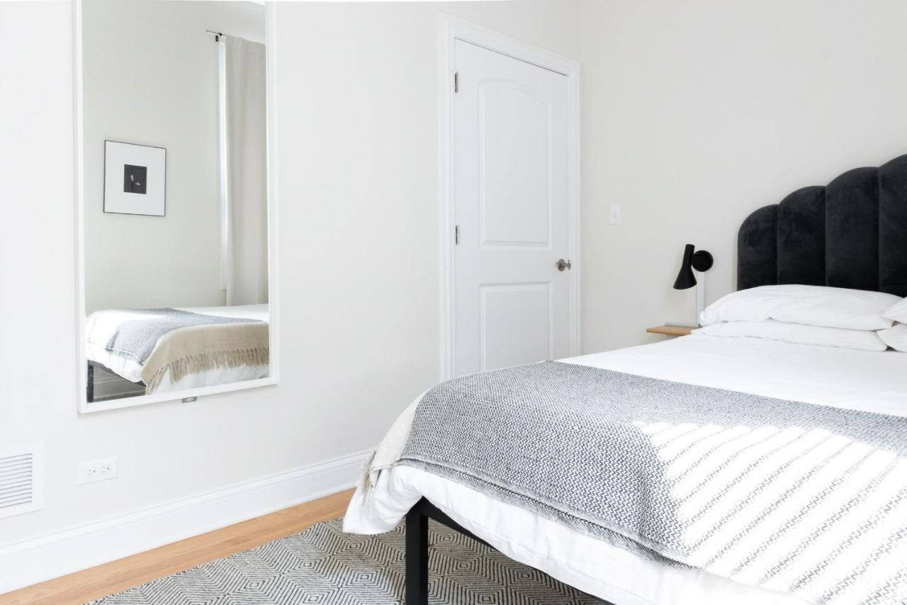 Apartment Frontdesk Updated West Town 2 Bedroom Apt With W&d Chicago