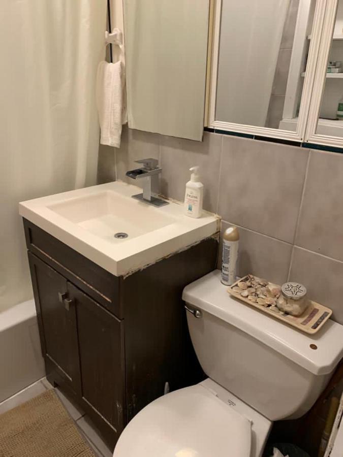 Hollywood Llc Guest house *