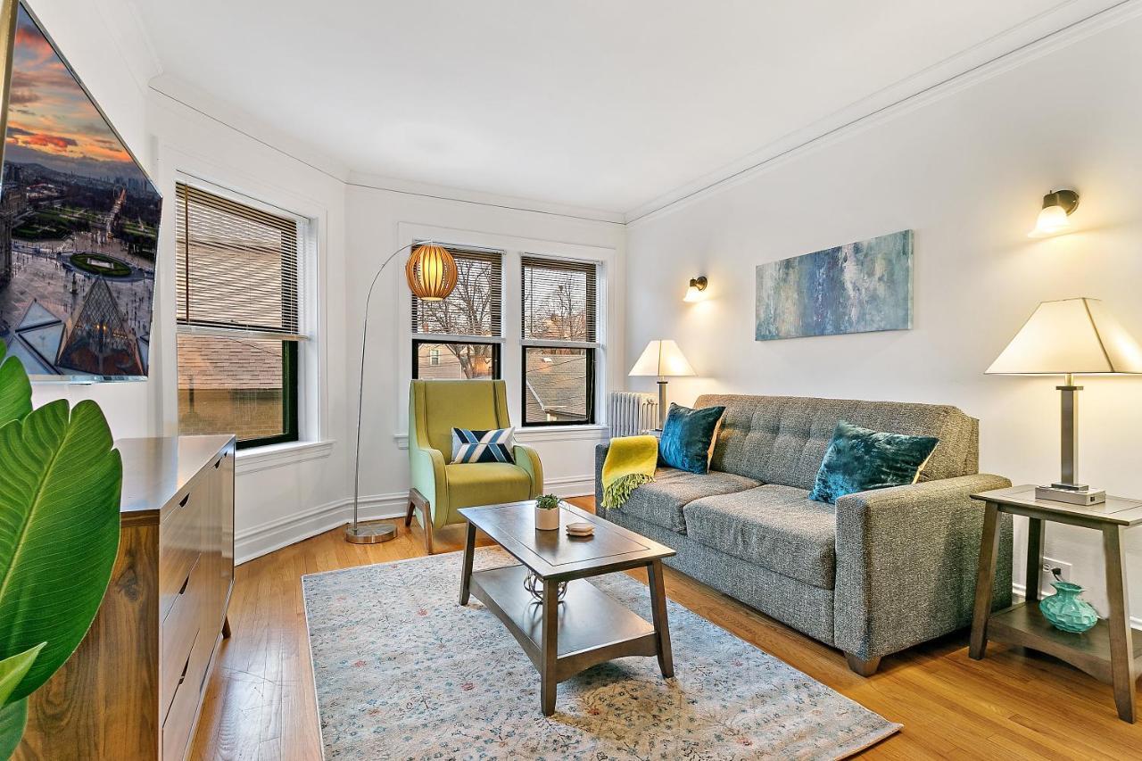 Furnished 1br With Natural Light & King Beds - Larchmont 1b-2b Chicago
