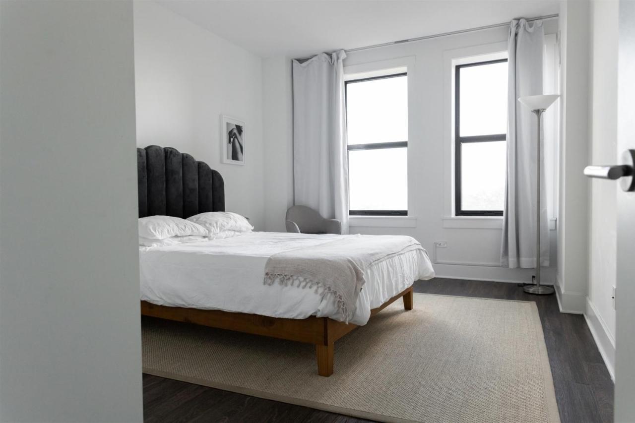Frontdesk Dashing 1 Bedroom Apt Near The Smart Museum Apartment *