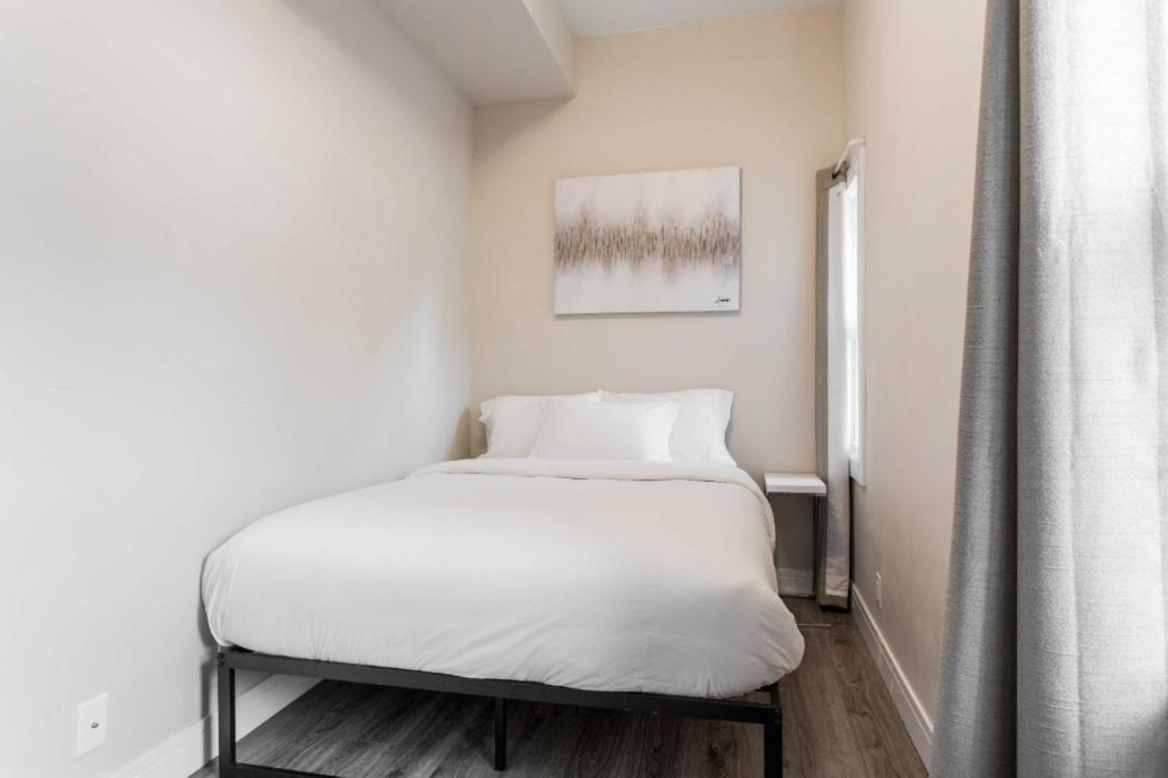 The Double Play - 1 Min Walk To Wrigley! Spacious 2br - Perfect For Cubs Fans! Apartment Chicago