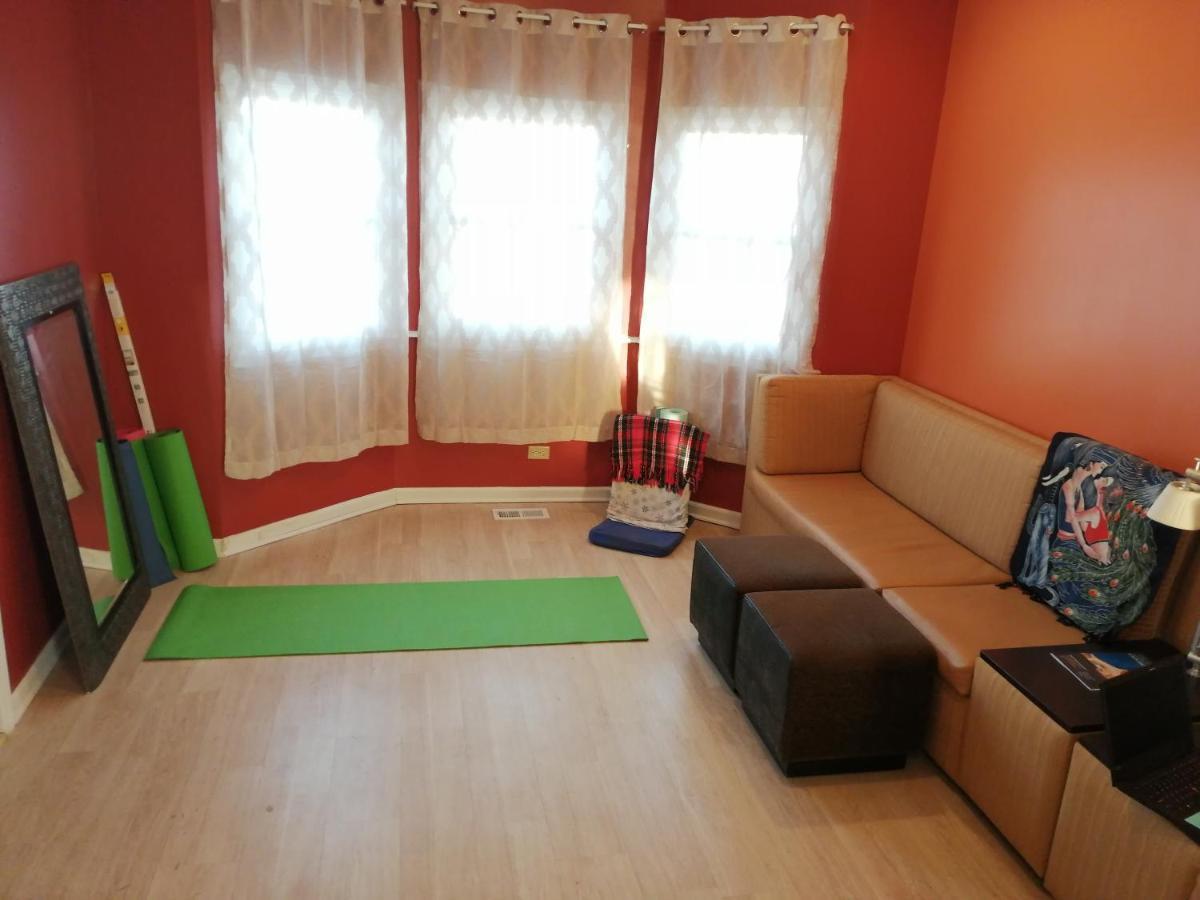 5430 Happy Homestay Chicago