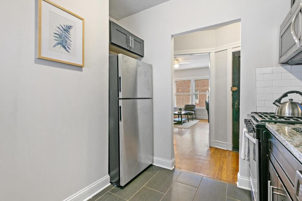 Convenient 2br Apt Close To Shops, Dining, Loyola - Lunt 2s Apartment Chicago
