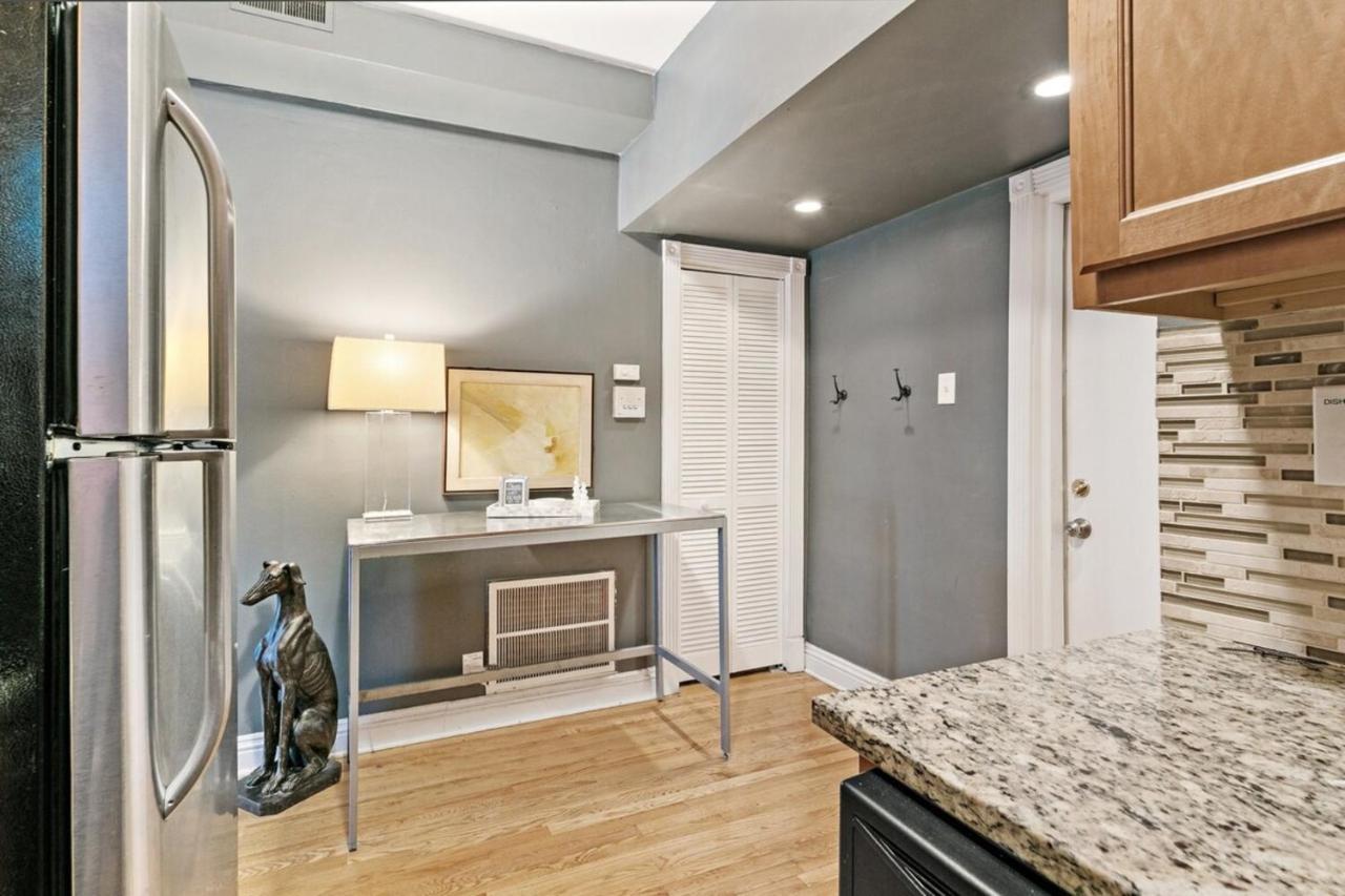 Feel The Vibe 2br Designer - Halsted 3d Apartment *