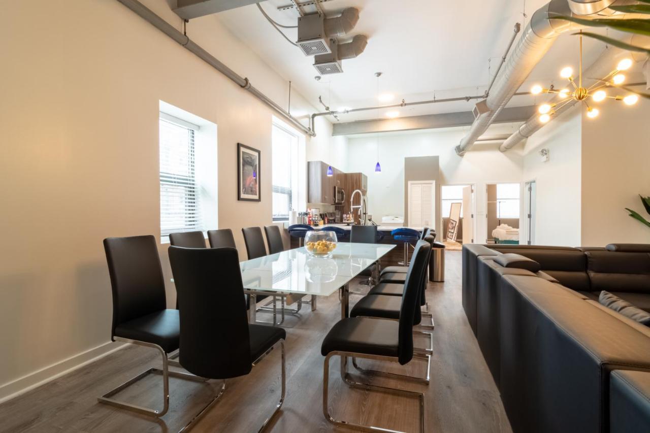 Penthouse Of Joy With Over 4000 Games! Chicago