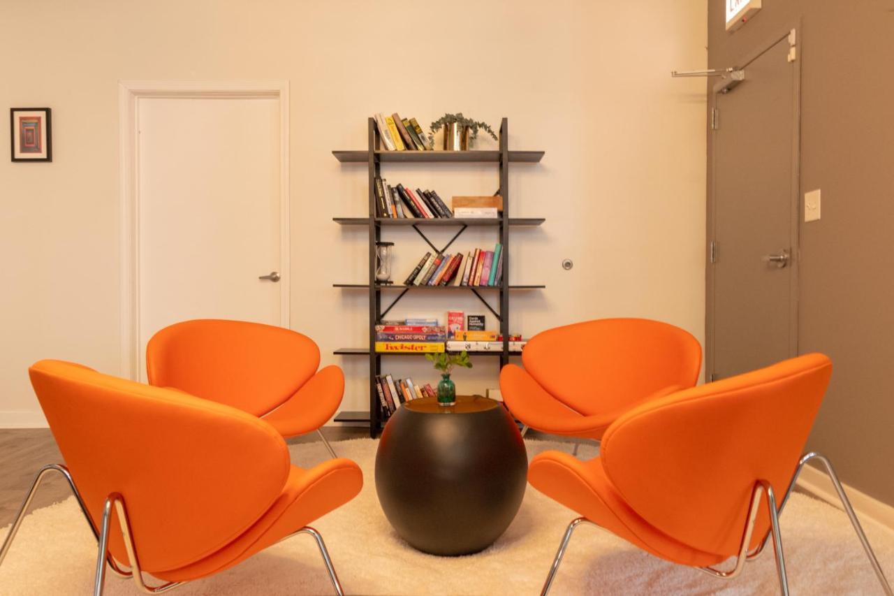 Apartment Penthouse Of Joy With Over 4000 Games! Chicago