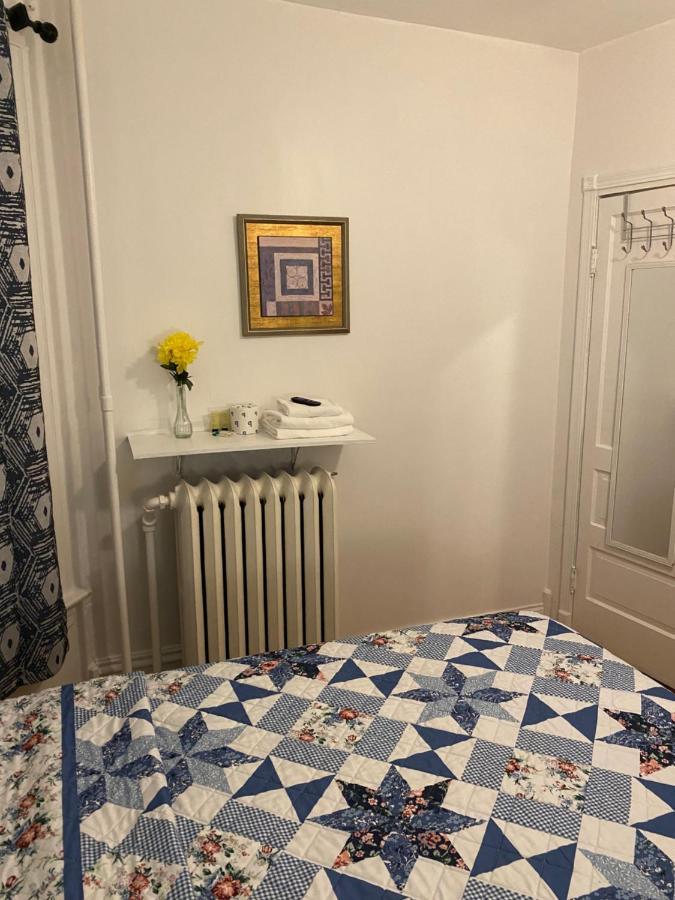 Hollywood Llc Guest house