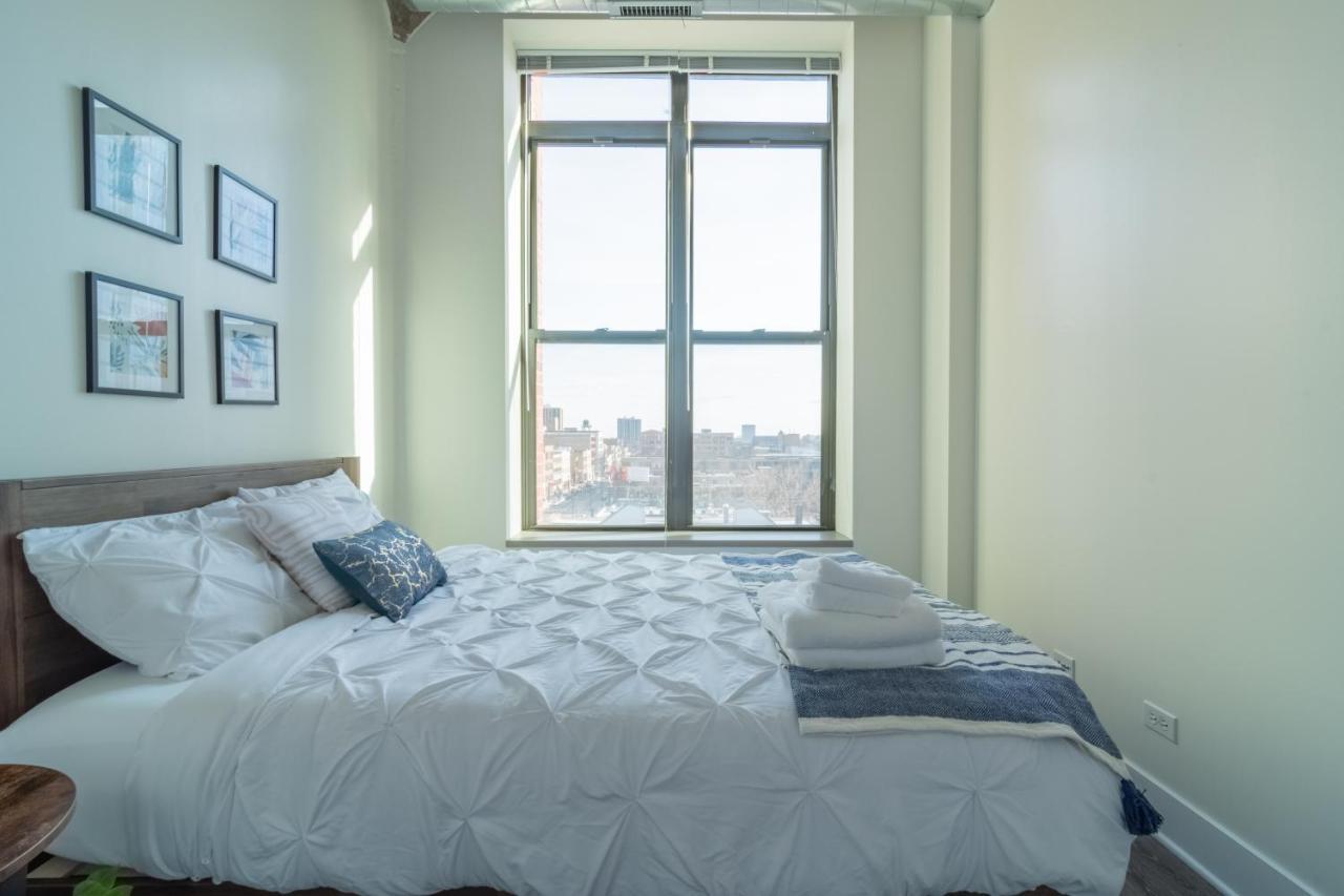Apartment Mccormick Place 2b-2b Family Unit With Optional Parking Sleeps Up To 8