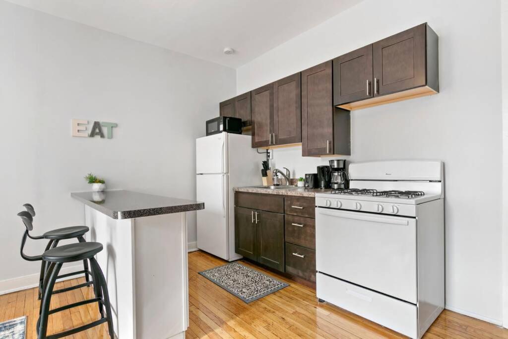 Well-equipped In - Belmont B7 *