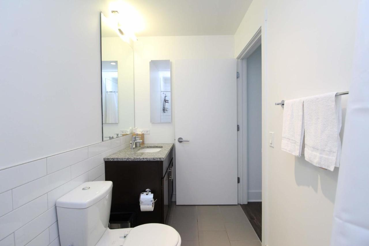 Apartment Frontdesk Dashing 1 Bedroom Apt Near The Smart Museum *