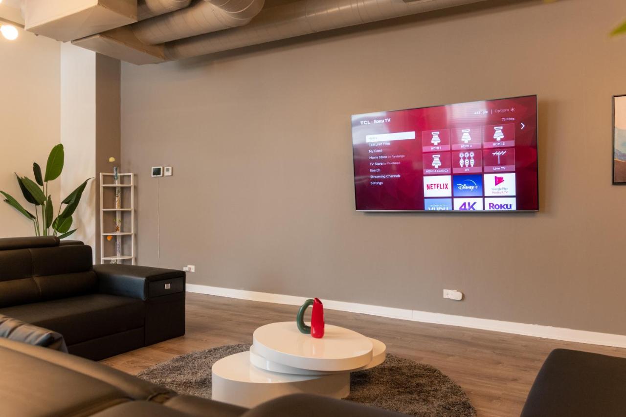 Penthouse Of Joy With Over 4000 Games! *