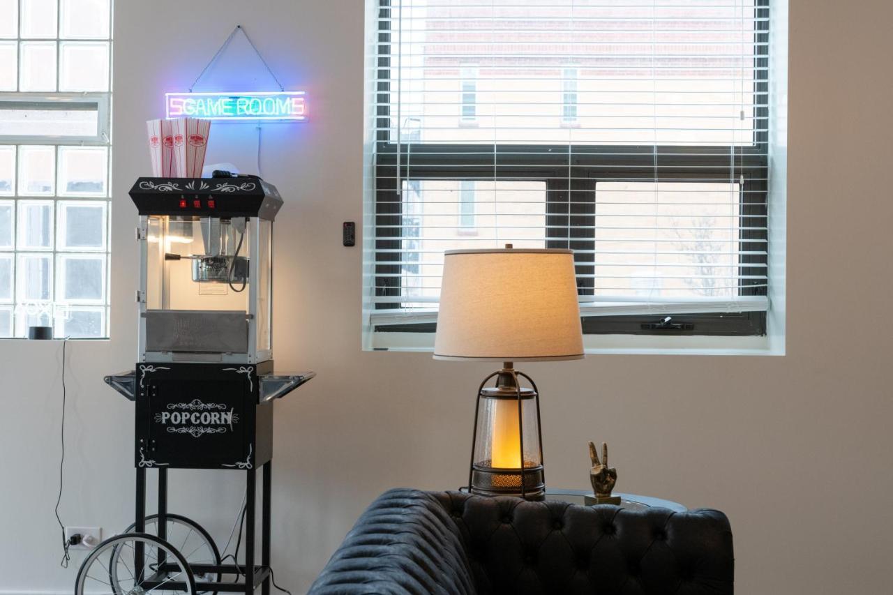 Apartment Penthouse Of Joy With Over 4000 Games! *
