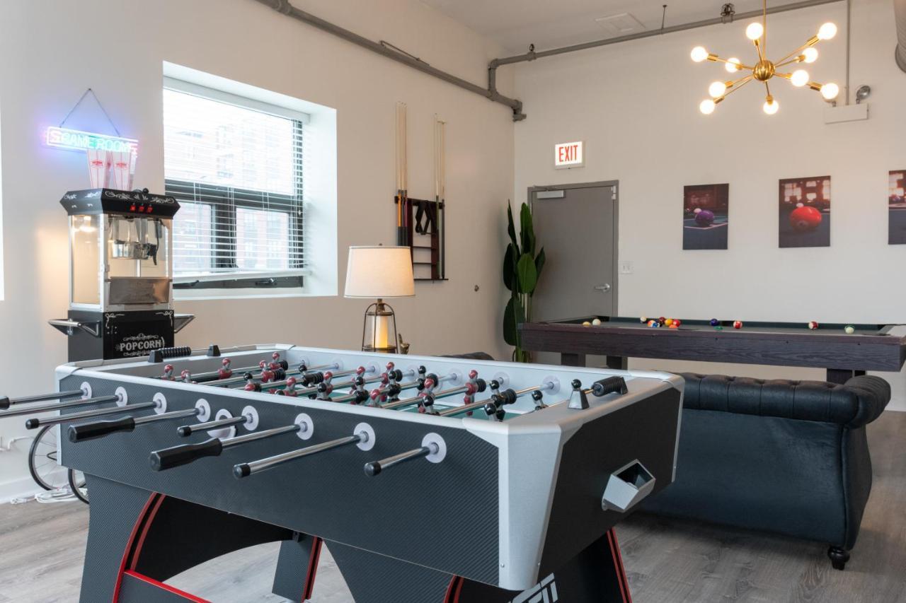 Apartment Penthouse Of Joy With Over 4000 Games!