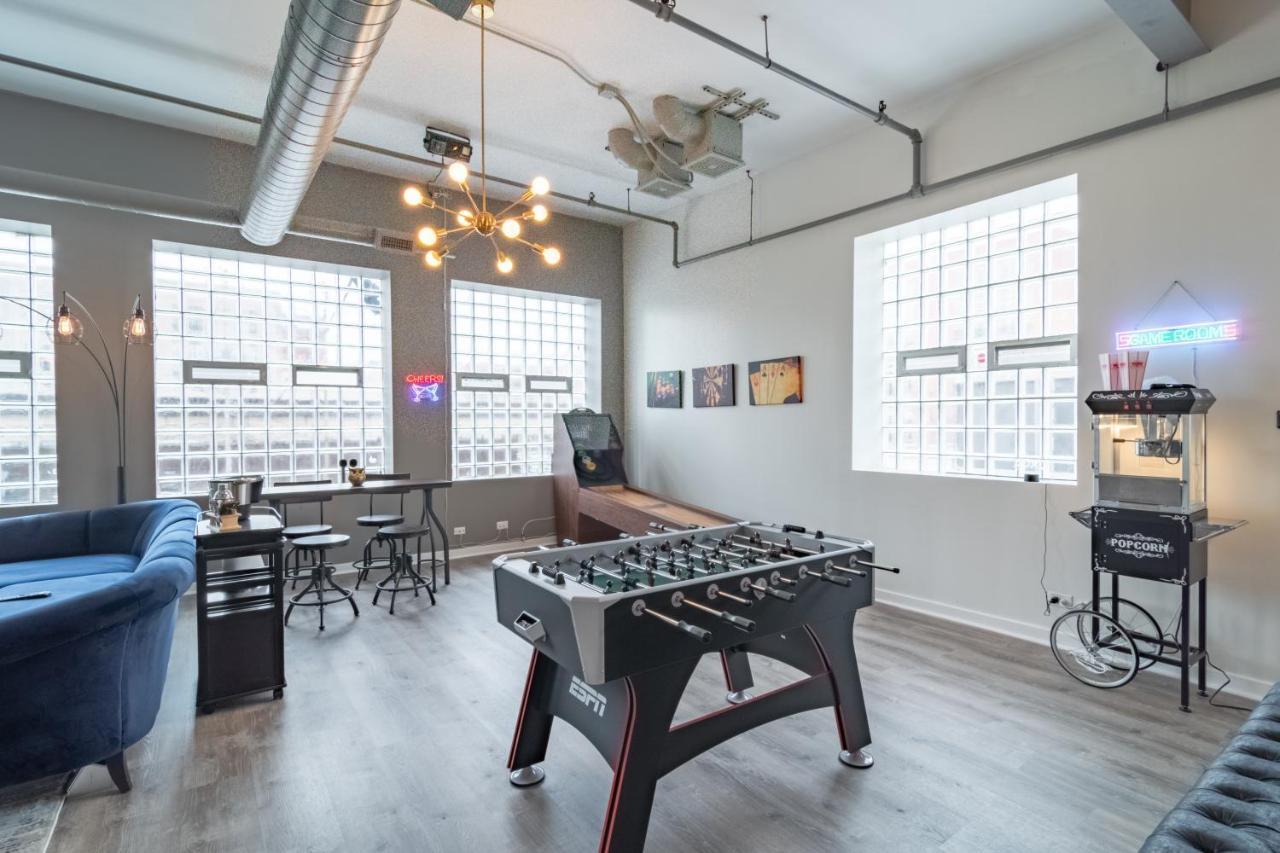 Apartment Penthouse Of Joy With Over 4000 Games!