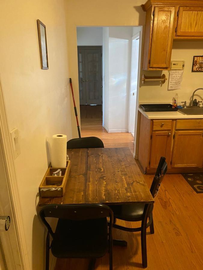 Hollywood Llc Guest house *