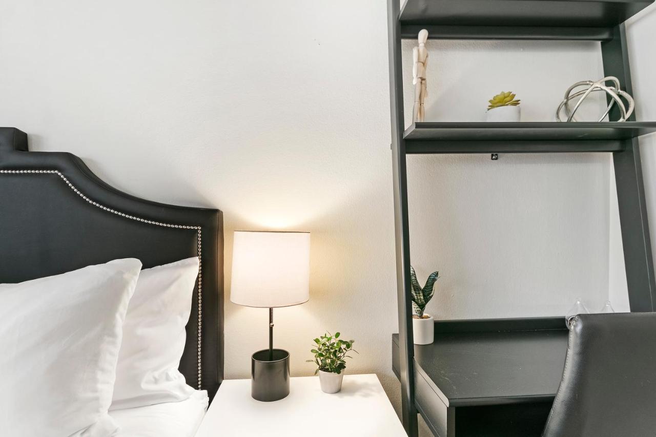 Cozy & Well-equipped In Lakeview - Oakdale 412