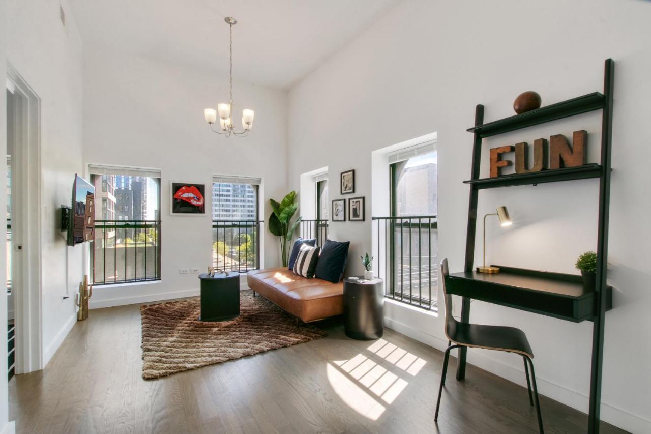 1br In West Loop Close To Pay Parking - Lake 403 Apartment