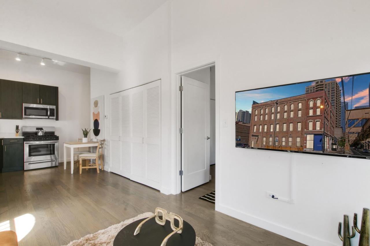 Apartment 1br In West Loop Close To Pay Parking - Lake 403 *