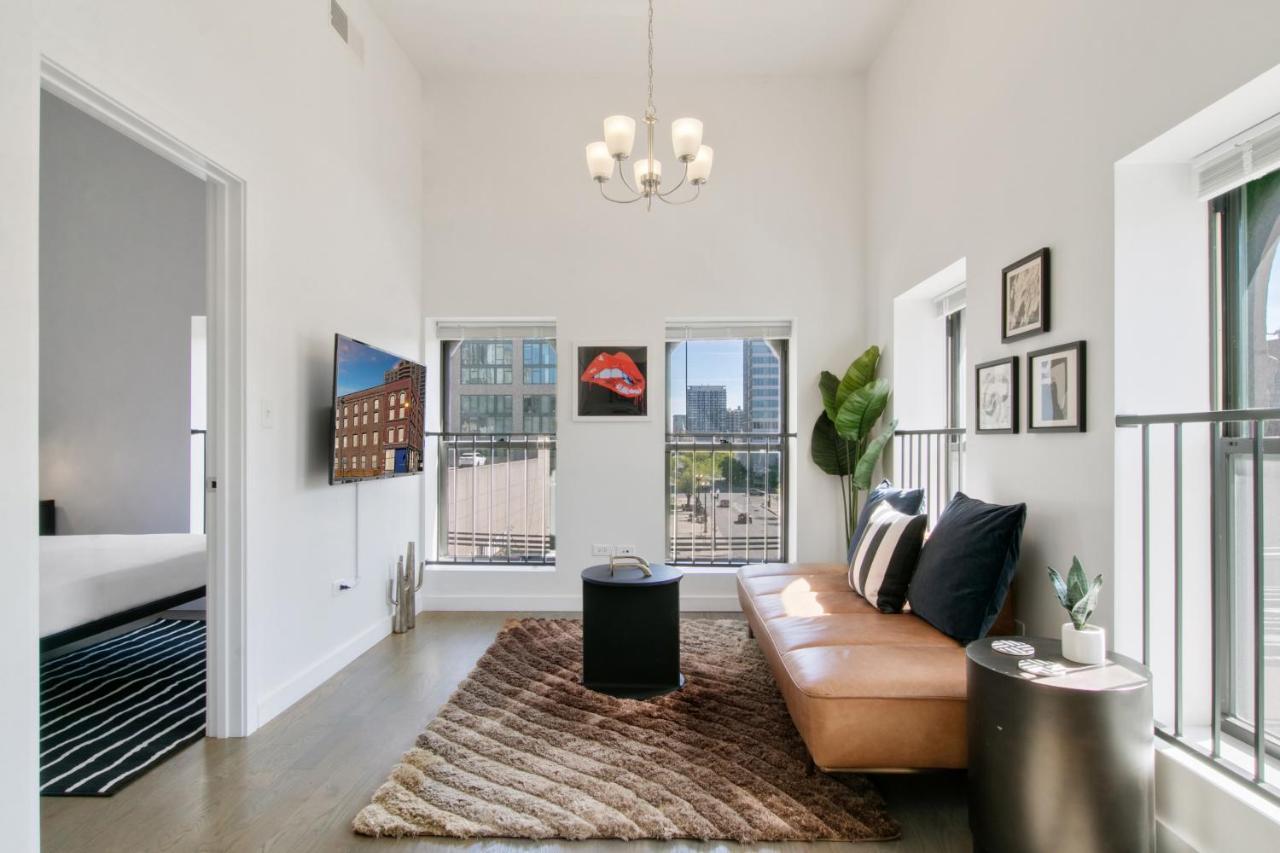 1br In West Loop Close To Pay Parking - Lake 403