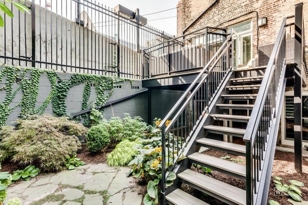 Gold Coast With Free Parking Garage Sleeps 10 Villa Chicago