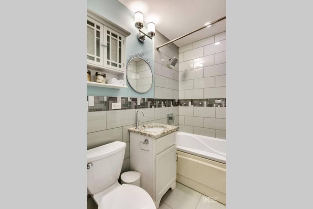 Gold Coast With Free Parking Garage Sleeps 10