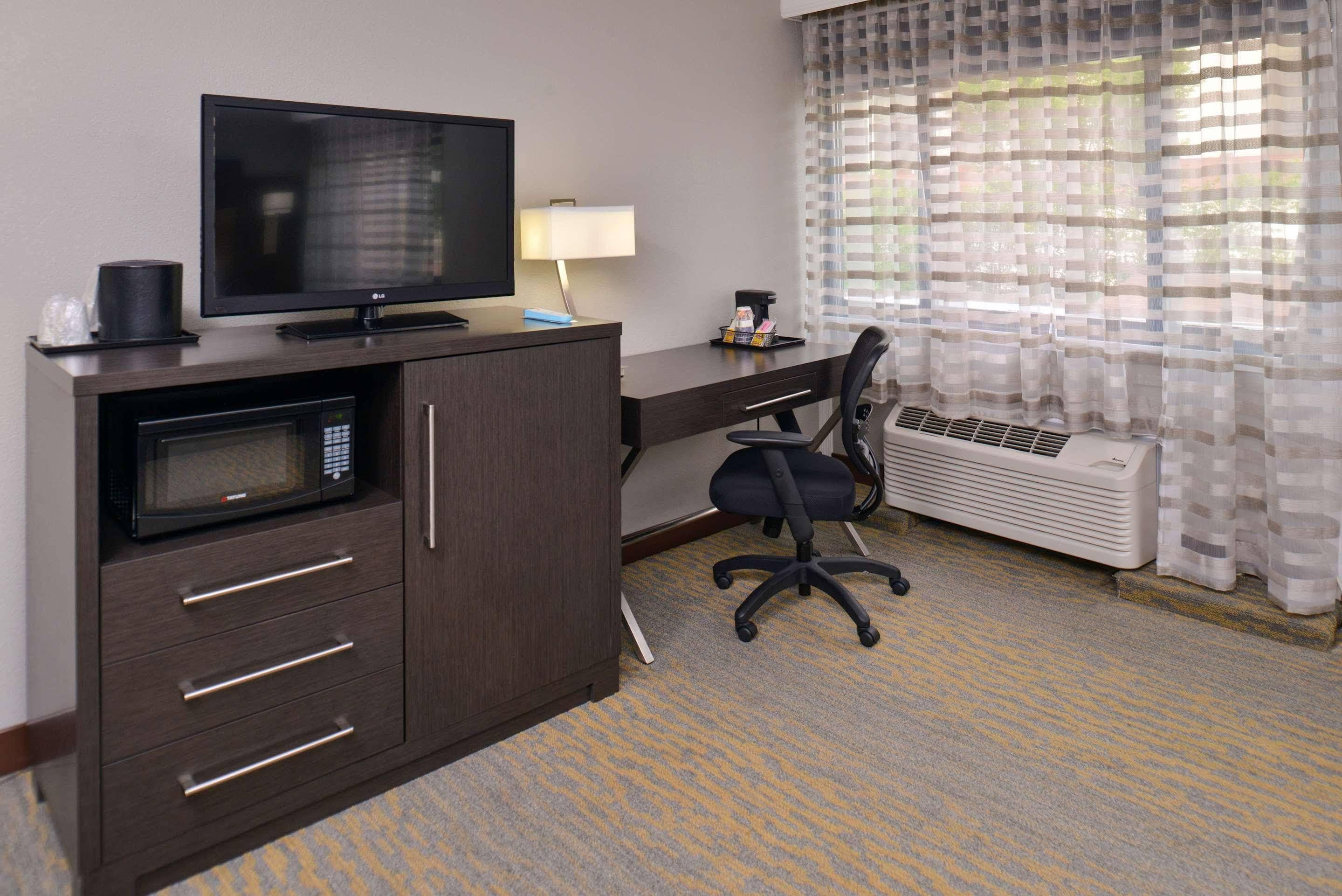 Hotel Western At O'hare 3*
