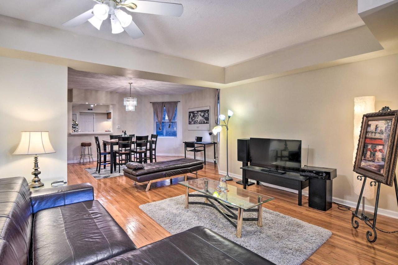 Modern About 9 Miles To Downtown!