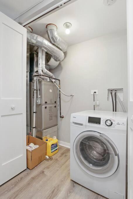 Fully Furnished 2br 2ba Apt With In-unit Laundry - Warren Rep