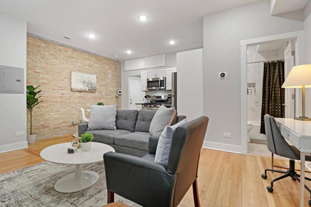 1br Deluxe Near Shops & Cafes - Ashland 1f Apartment Chicago