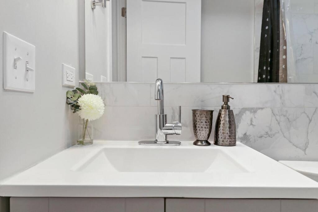 1br Deluxe Near Shops & Cafes - Ashland 1f Chicago