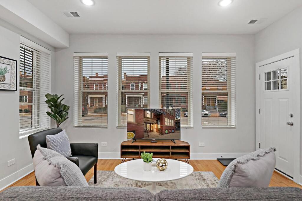 1br Deluxe Near Shops & Cafes - Ashland 1f Apartment Chicago
