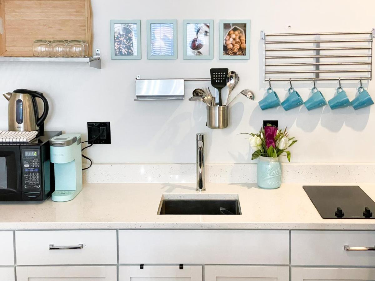 Wrigleyville Friends Unit - 5bdrm Apartment