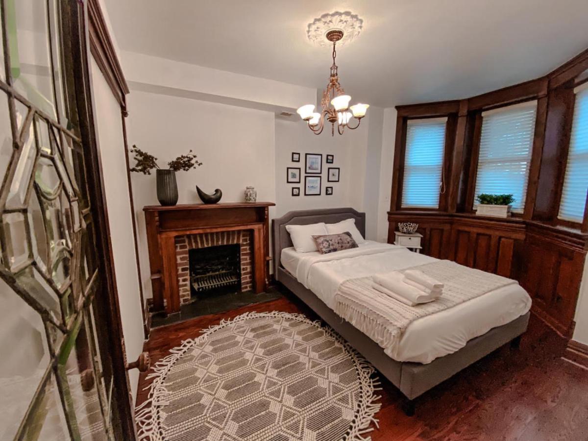 Luxurious Classic Gold Coast For 12 Guests Villa Chicago