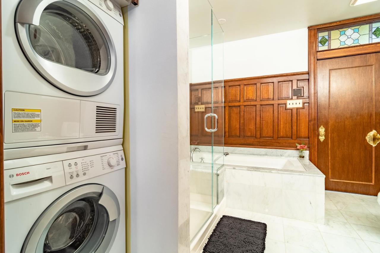 Luxurious Classic Gold Coast For 12 Guests *