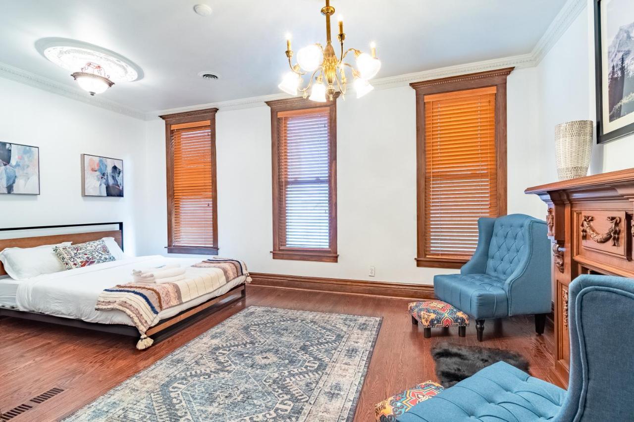 Villa Luxurious Classic Gold Coast For 12 Guests Chicago