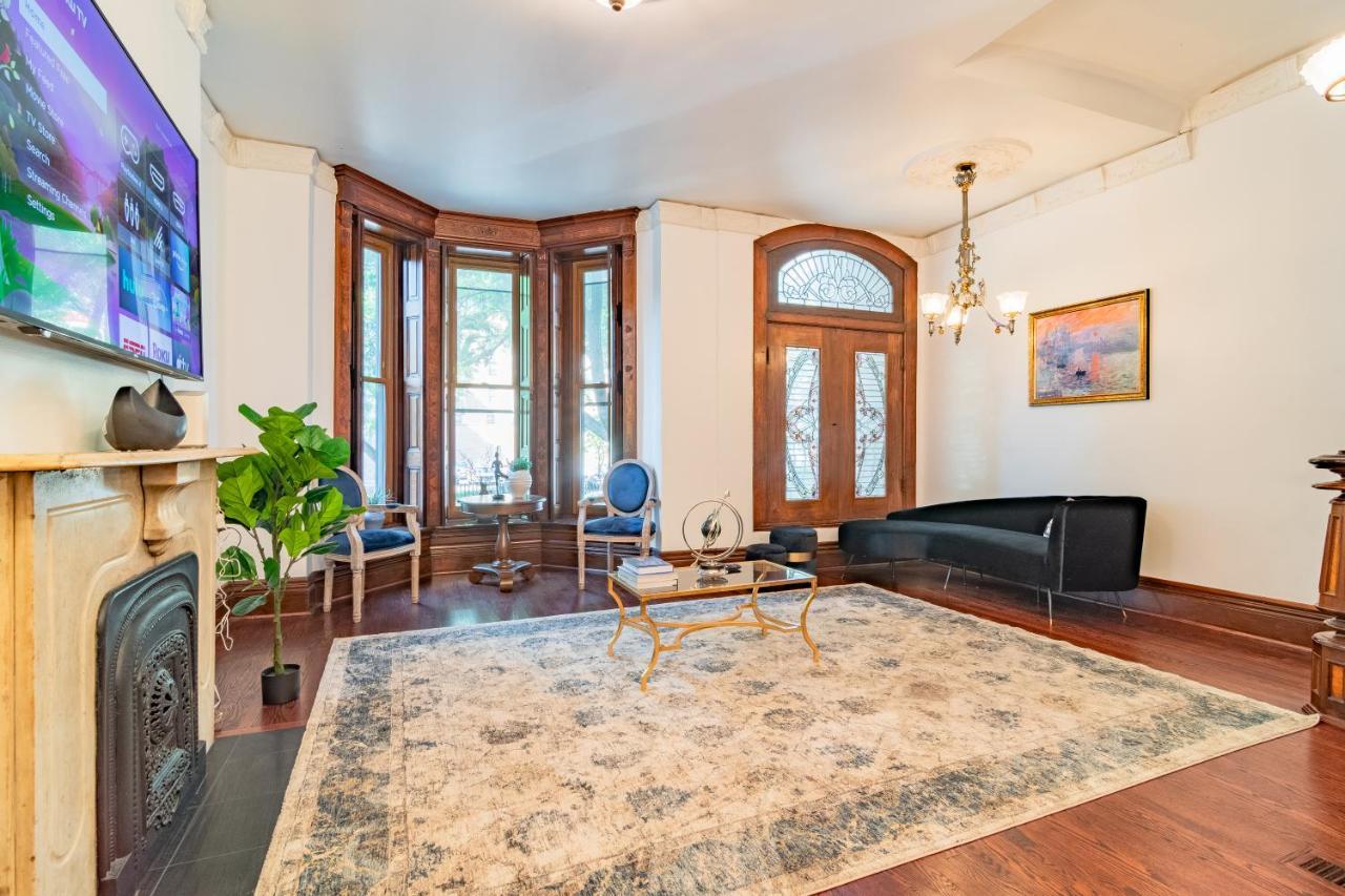 Luxurious Classic Gold Coast For 12 Guests Villa *