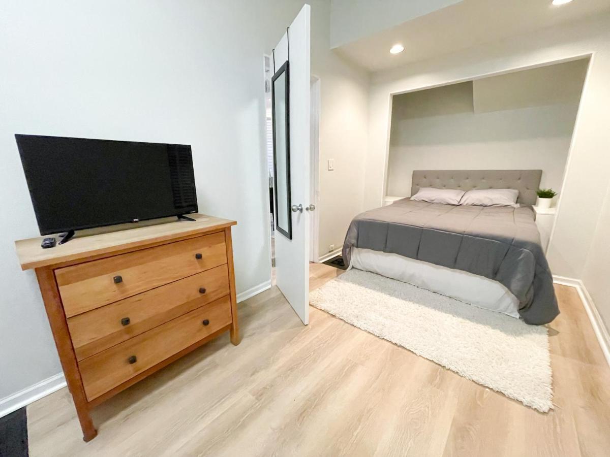 Apartment Wrigleyville Friends Unit - 5bdrm *