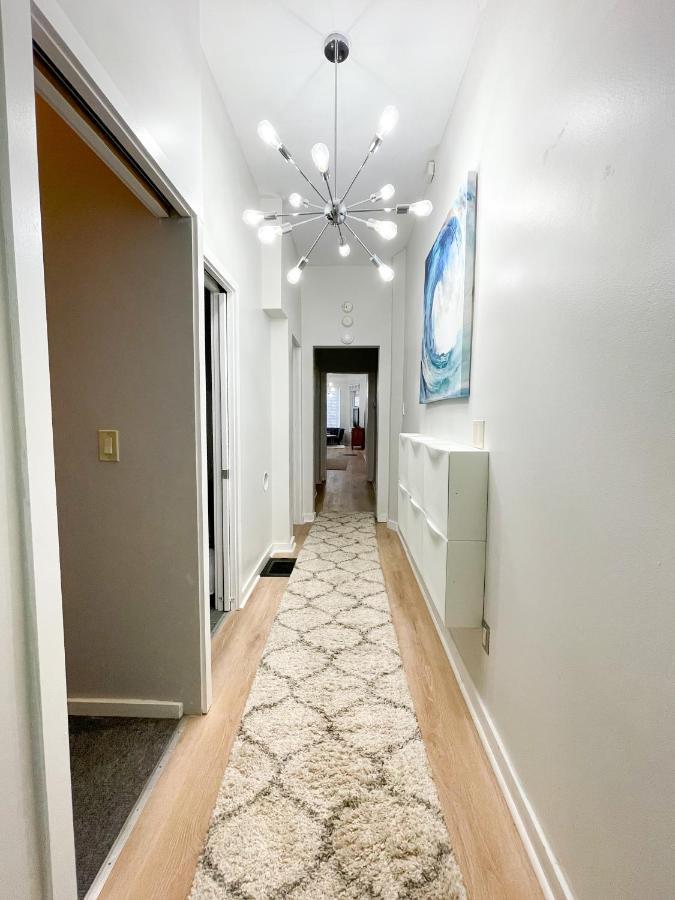 Wrigleyville Friends Unit - 5bdrm Apartment *