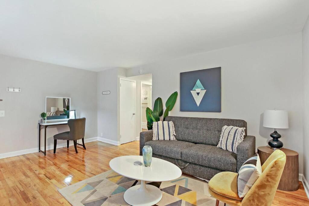 1br Cozy Apt With Serene Local Vibe - Foster 1n & 2n Chicago