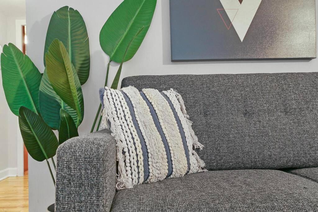 1br Cozy Apt With Serene Local Vibe - Foster 1n & 2n Apartment *