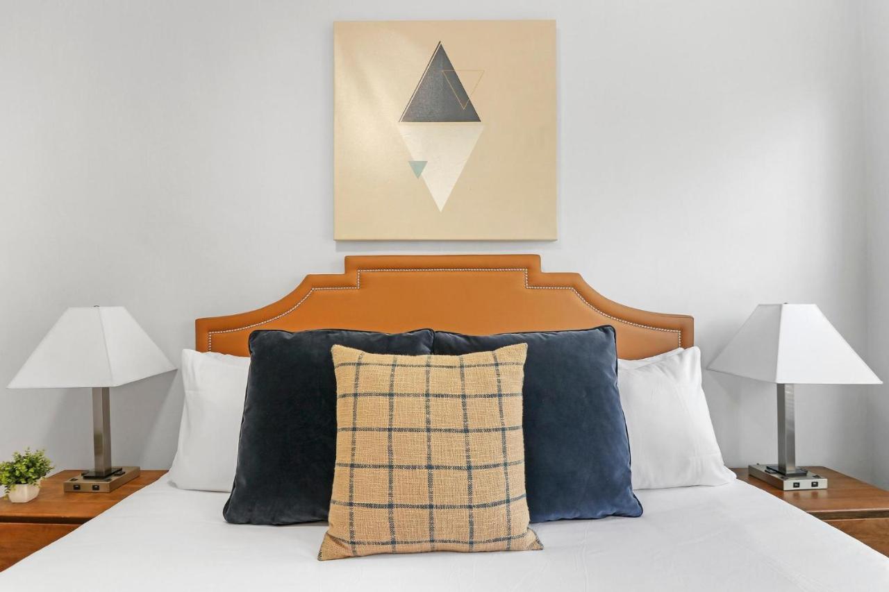 Warm & Cozy 1br In - Belmont J4 Apartment