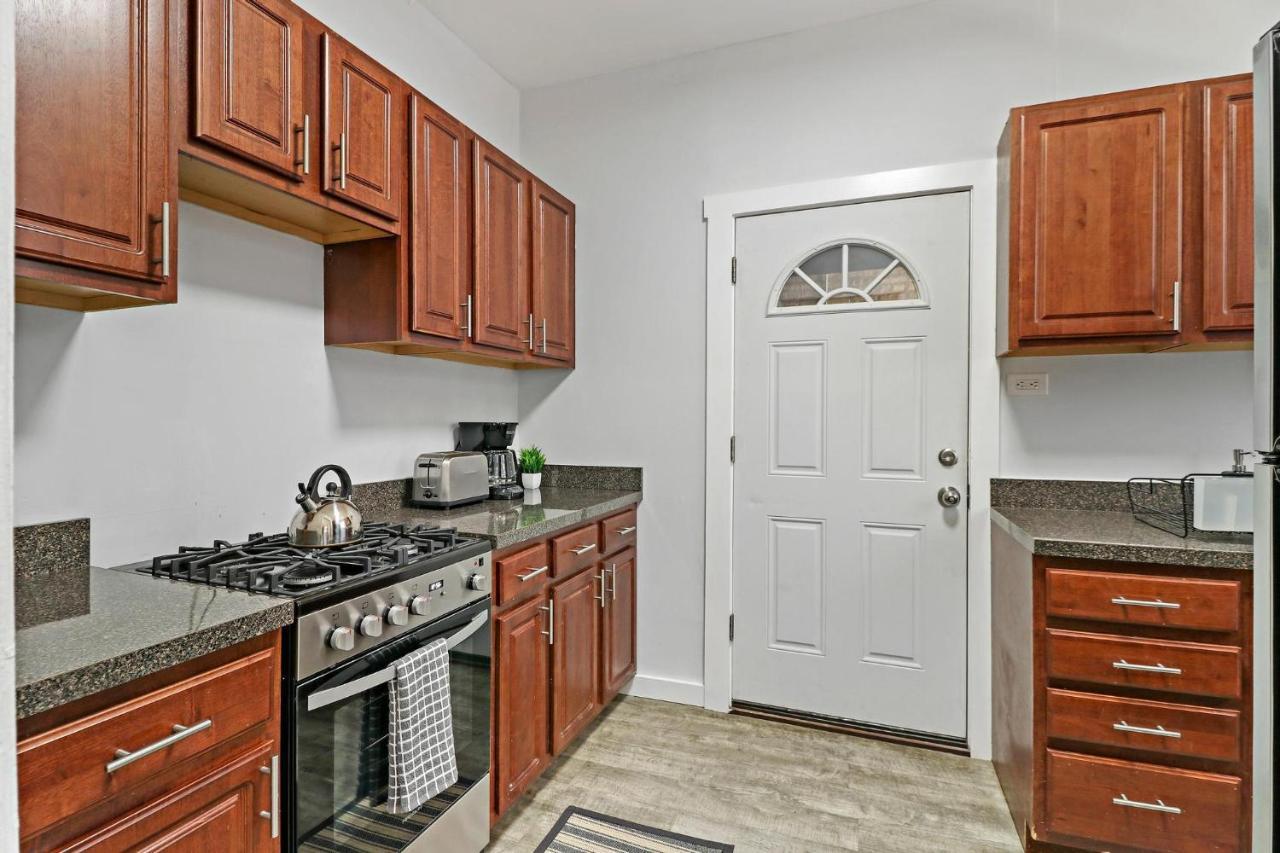 Warm & Cozy 1br In - Belmont J4 Apartment *